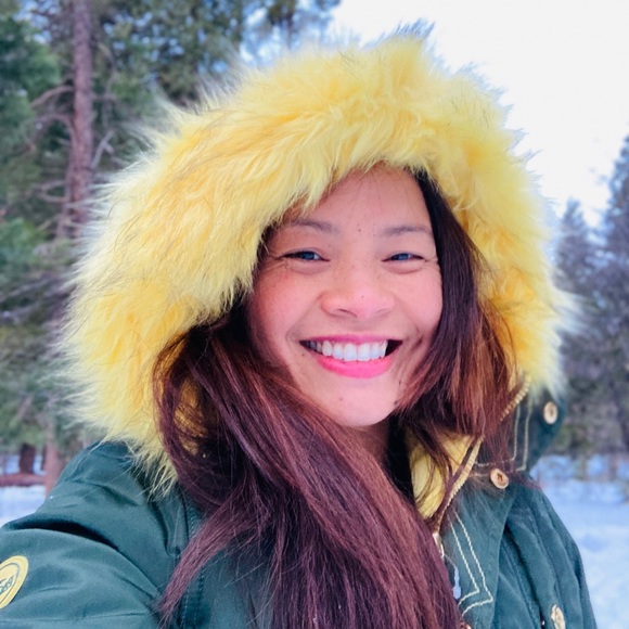 Meet your Posher, Beth - Picture 1 of 2